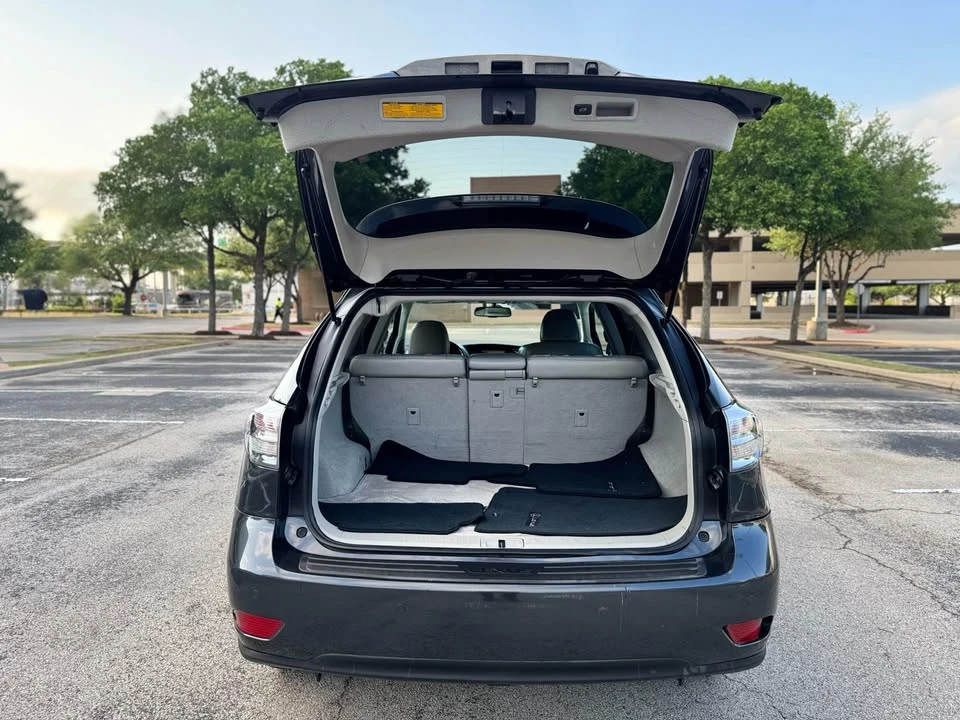 2010 Lexus RX 3rd Gen - Image 17 of 20