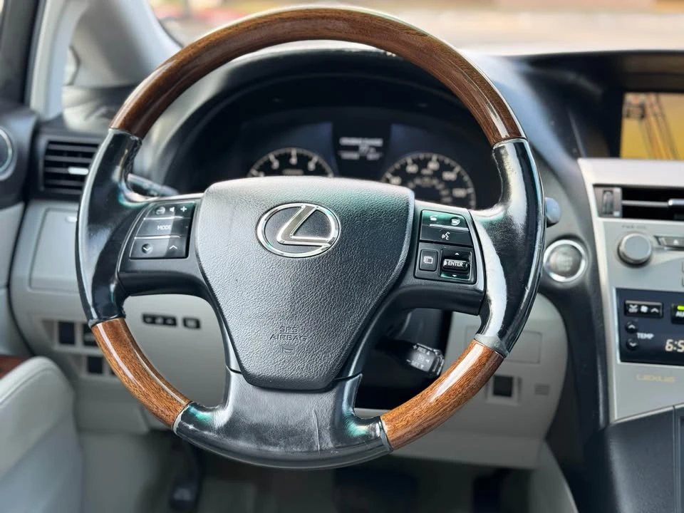 2010 Lexus RX 3rd Gen - Image 12 of 20