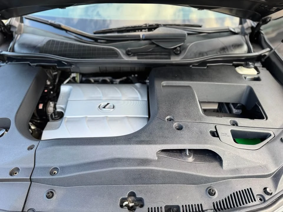 2010 Lexus RX 3rd Gen - Image 19 of 20