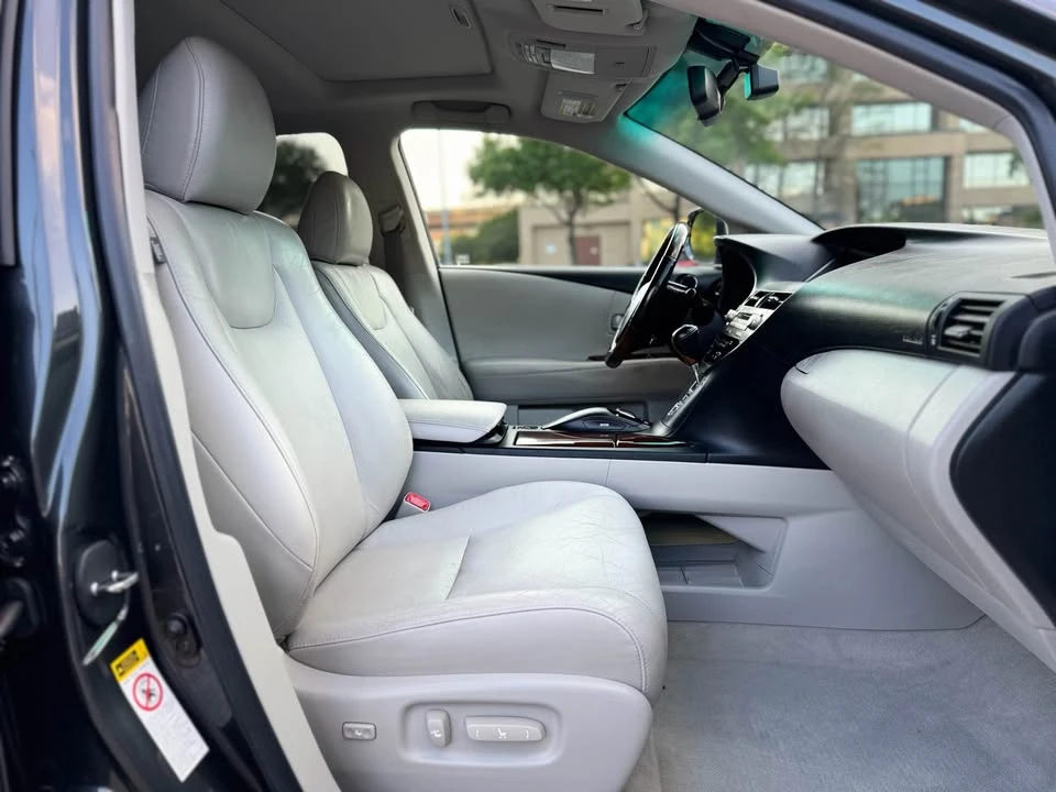 2010 Lexus RX 3rd Gen - Image 15 of 20