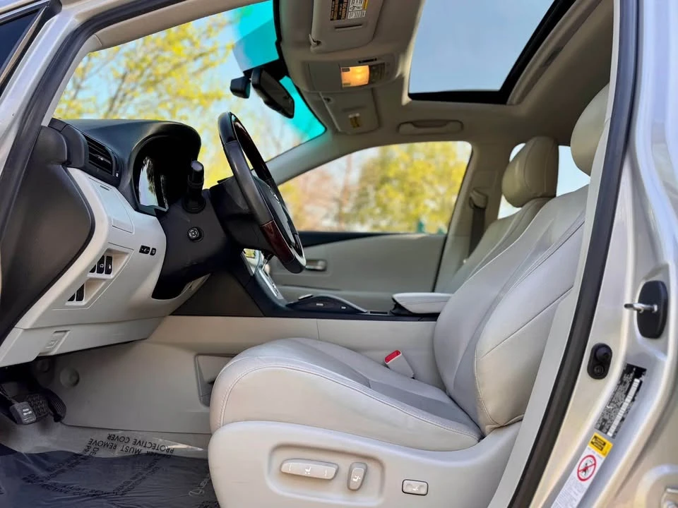 2010 Lexus RX 3rd Gen - Image 13 of 20