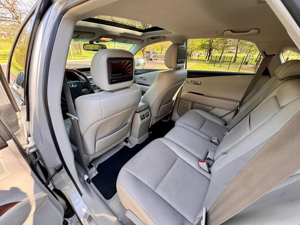 2010 Lexus RX 3rd Gen - Image 14 of 20