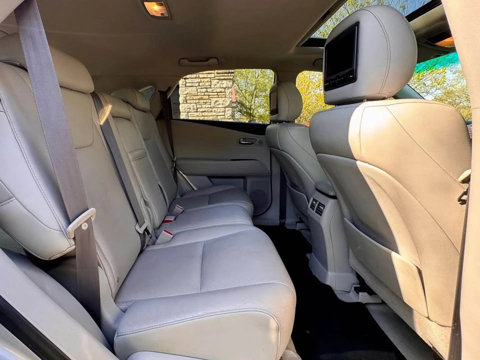 2010 Lexus RX 3rd Gen - Image 17 of 20