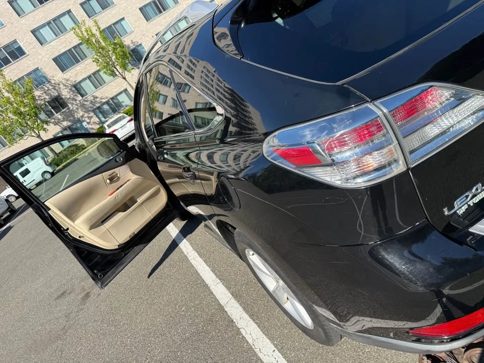 2010 Lexus RX 3rd Gen - Image 6 of 10