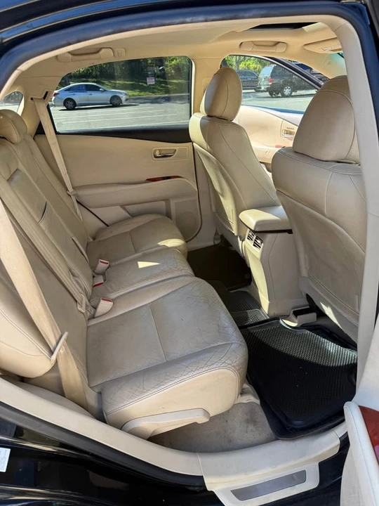 2010 Lexus RX 3rd Gen - Image 7 of 10