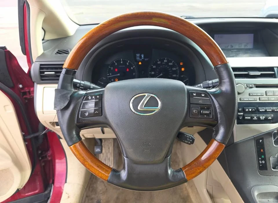 2010 Lexus RX 3rd Gen - Image 9 of 13