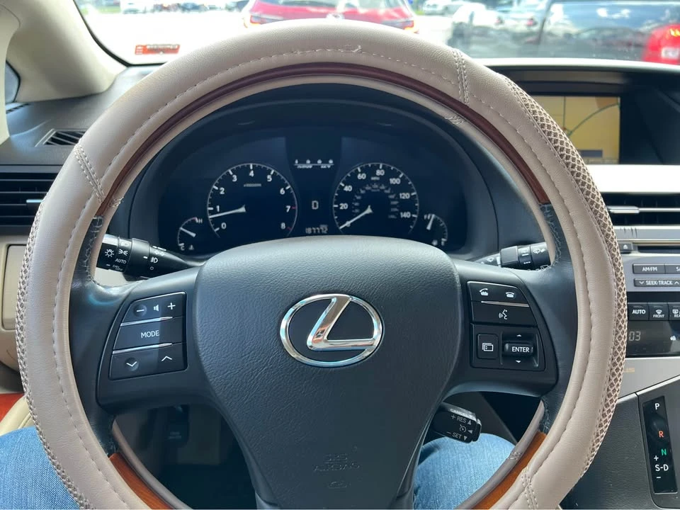 2010 Lexus RX 3rd Gen - Image 15 of 17