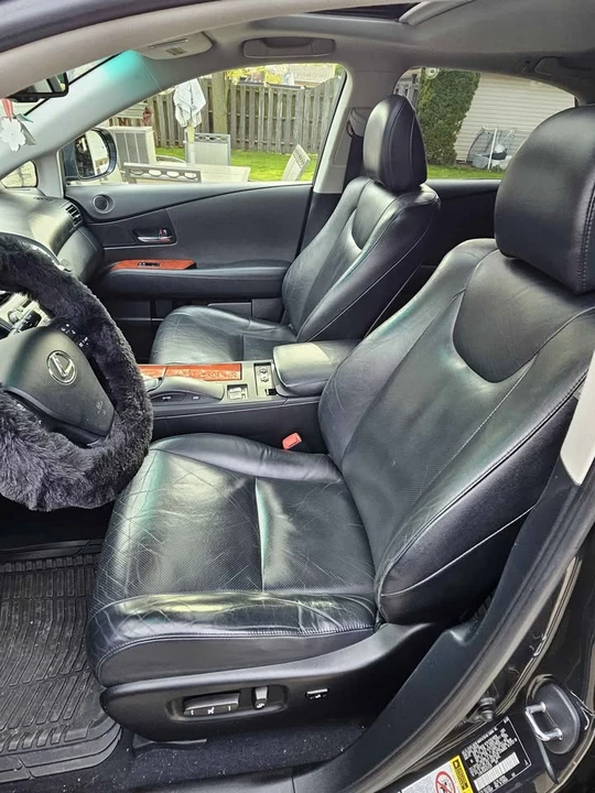 2010 Lexus RX 3rd Gen - Image 10 of 15