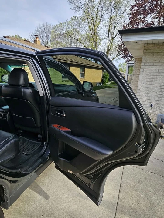 2010 Lexus RX 3rd Gen - Image 4 of 15