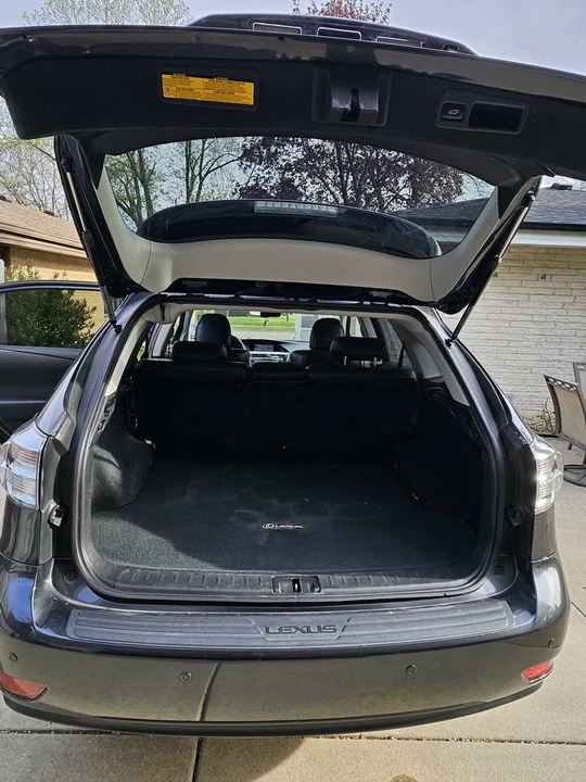2010 Lexus RX 3rd Gen - Image 9 of 15