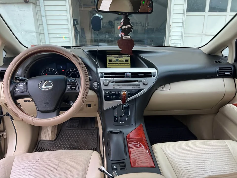 2010 Lexus RX 3rd Gen - Image 13 of 17