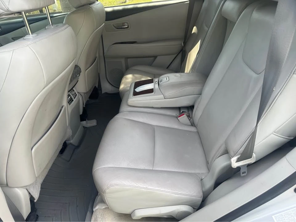 2010 Lexus RX 3rd Gen - Image 6 of 8
