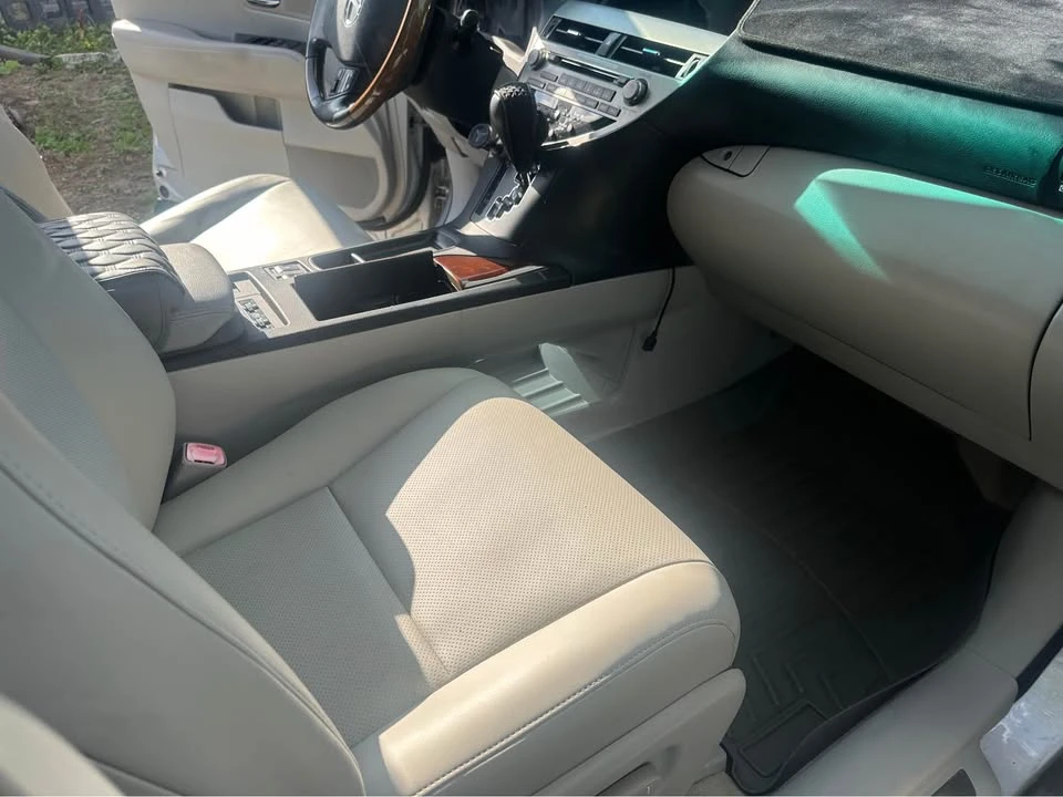 2010 Lexus RX 3rd Gen - Image 5 of 8
