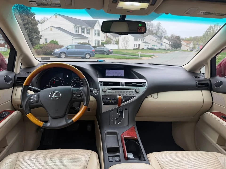 2010 Lexus RX 3rd Gen - Image 10 of 20