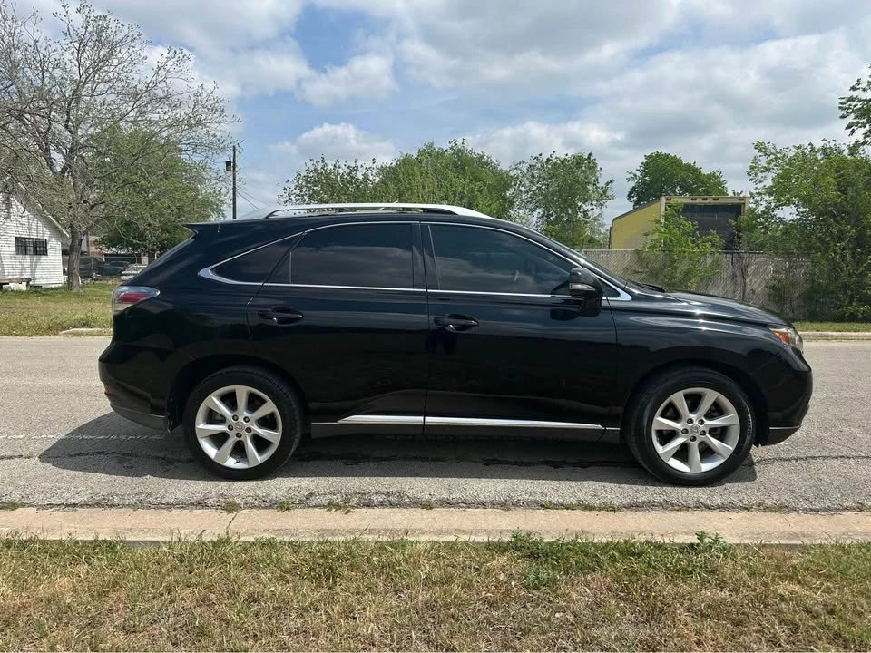 2010 Lexus RX 3rd Gen - Image 4 of 9