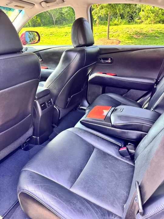 2010 Lexus RX 3rd Gen - Image 11 of 15