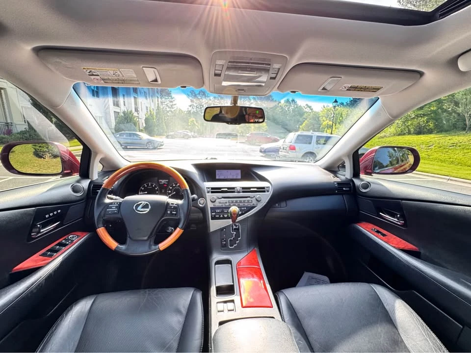 2010 Lexus RX 3rd Gen - Image 8 of 15
