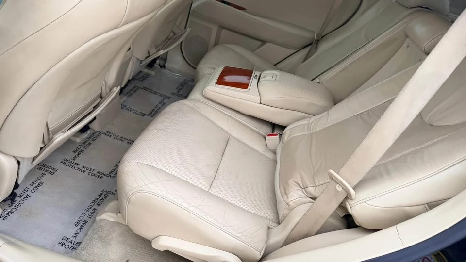 2010 Lexus RX 3rd Gen - Image 8 of 15