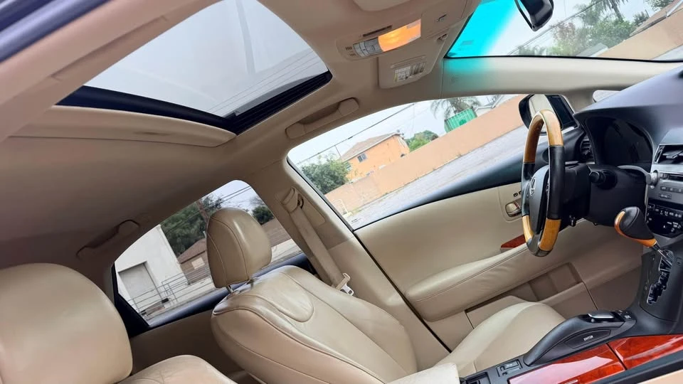2010 Lexus RX 3rd Gen - Image 17 of 17