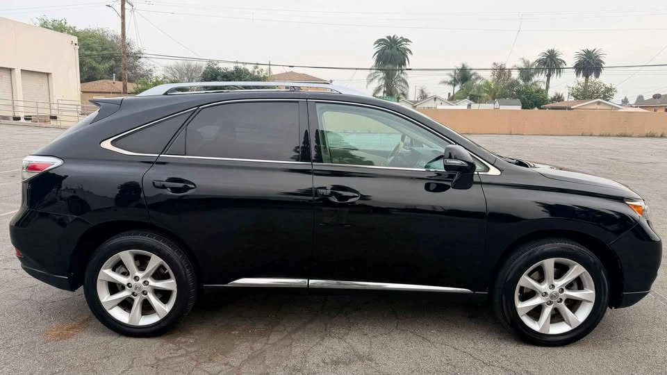 2010 Lexus RX 3rd Gen - Image 5 of 20