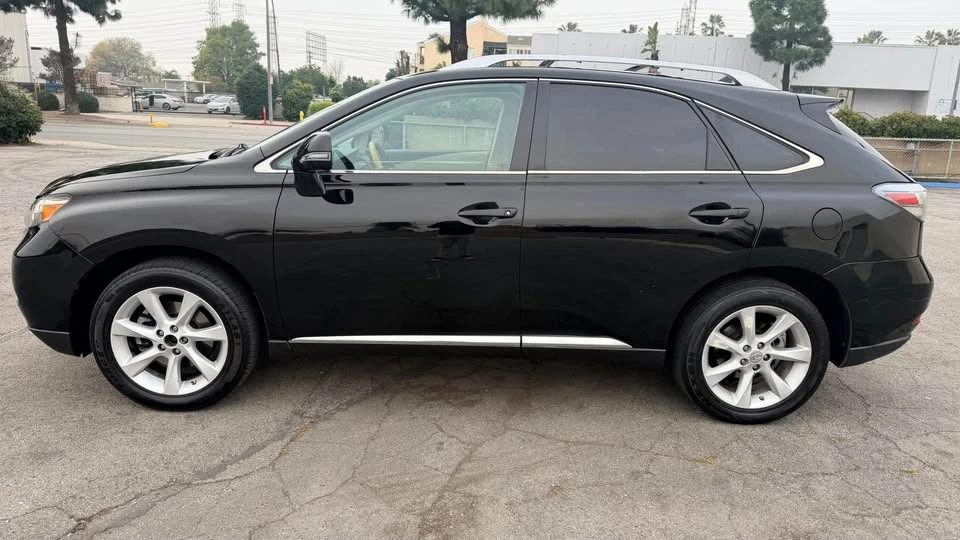 2010 Lexus RX 3rd Gen - Image 2 of 15