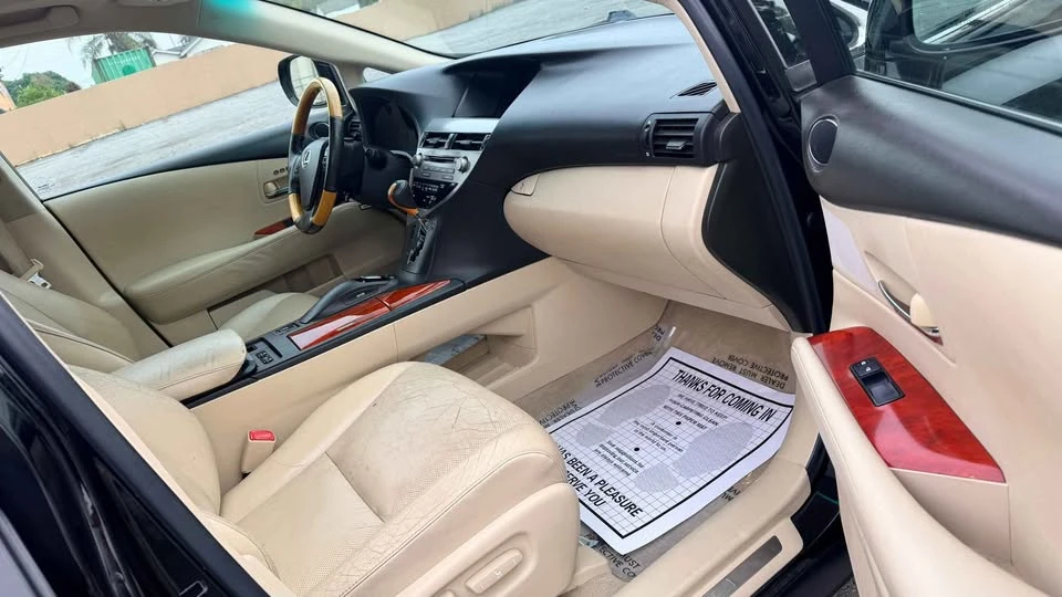 2010 Lexus RX 3rd Gen - Image 14 of 20