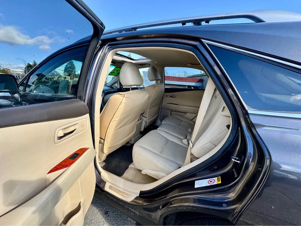 2010 Lexus RX 3rd Gen - Image 14 of 16
