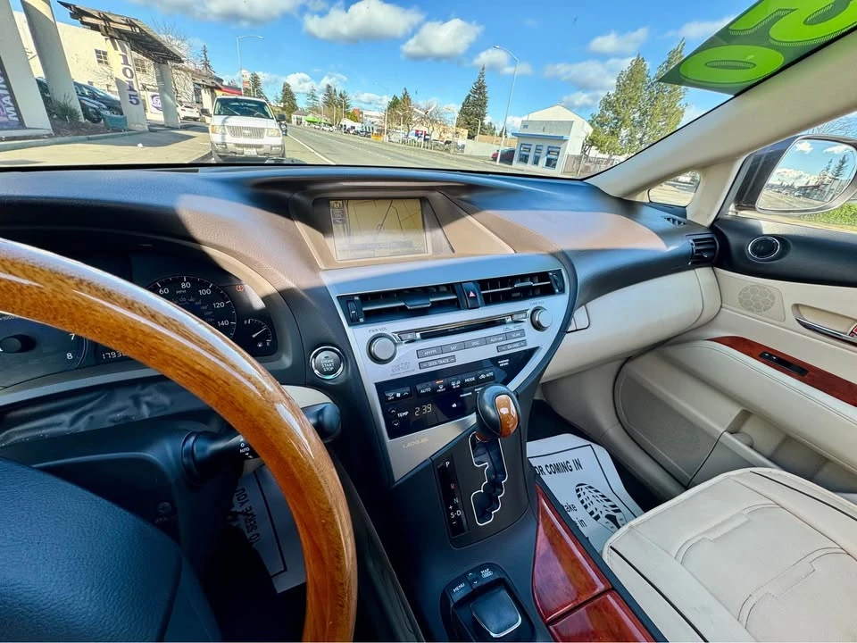 2010 Lexus RX 3rd Gen - Image 16 of 16