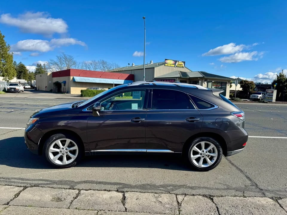 2010 Lexus RX 3rd Gen - Image 8 of 16