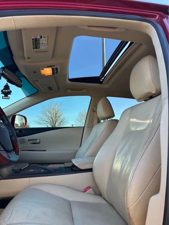 2010 Lexus RX 3rd Gen - Image 12 of 19