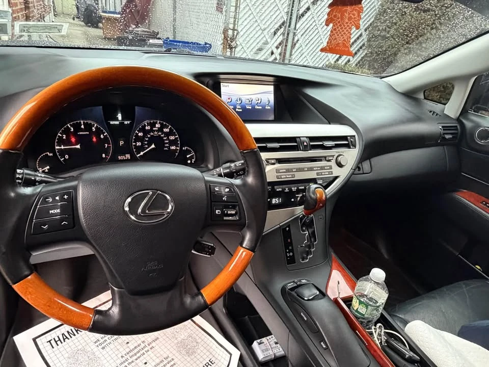 2010 Lexus RX 3rd Gen - Image 8 of 10