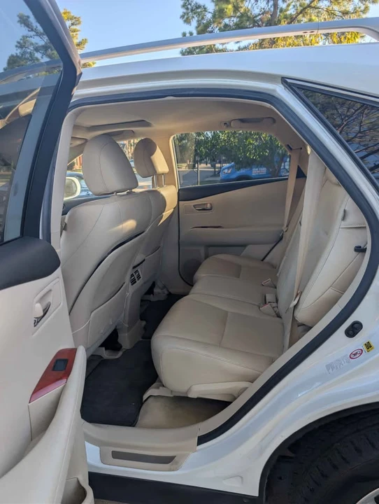 2010 Lexus RX 3rd Gen - Image 12 of 18