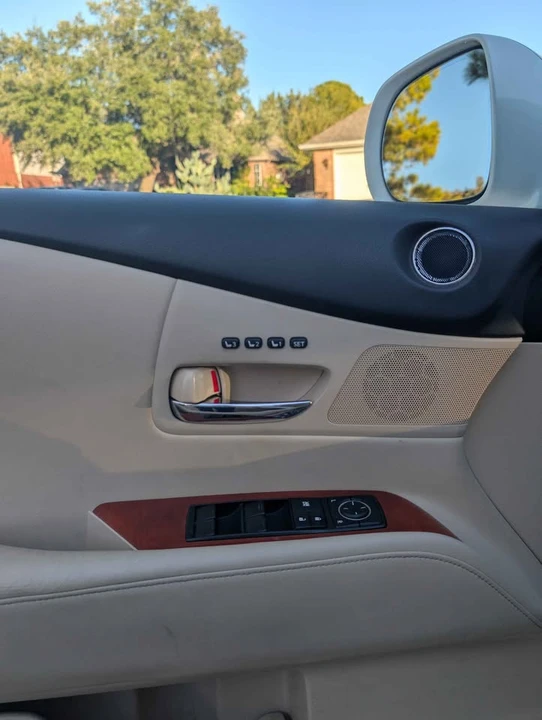 2010 Lexus RX 3rd Gen - Image 8 of 18