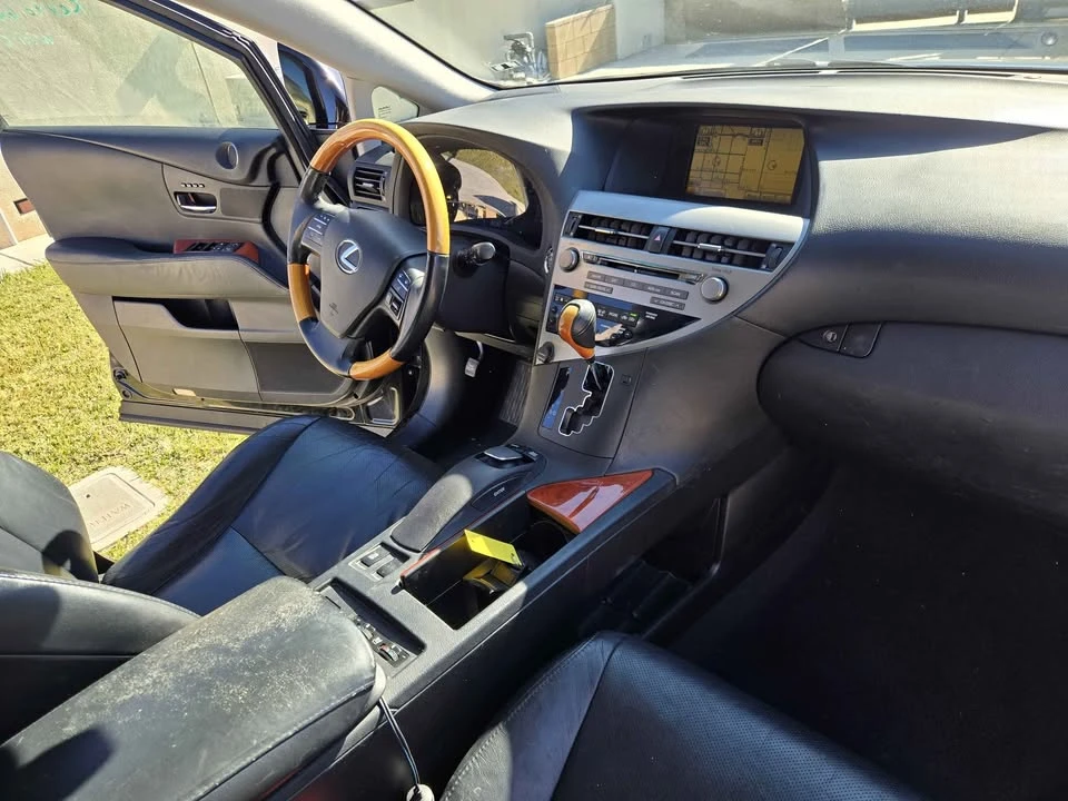 2010 Lexus RX 3rd Gen - Image 11 of 12