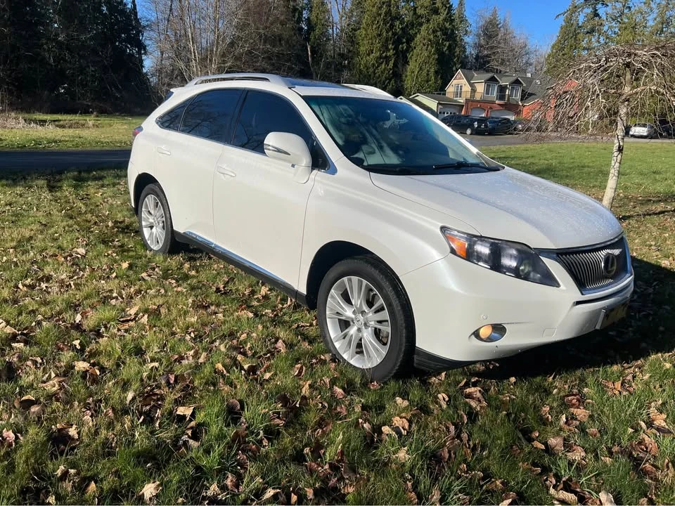 2010 Lexus RX 3rd Gen - Image 4 of 10