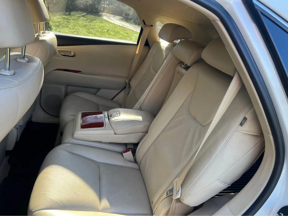2010 Lexus RX 3rd Gen - Image 8 of 10