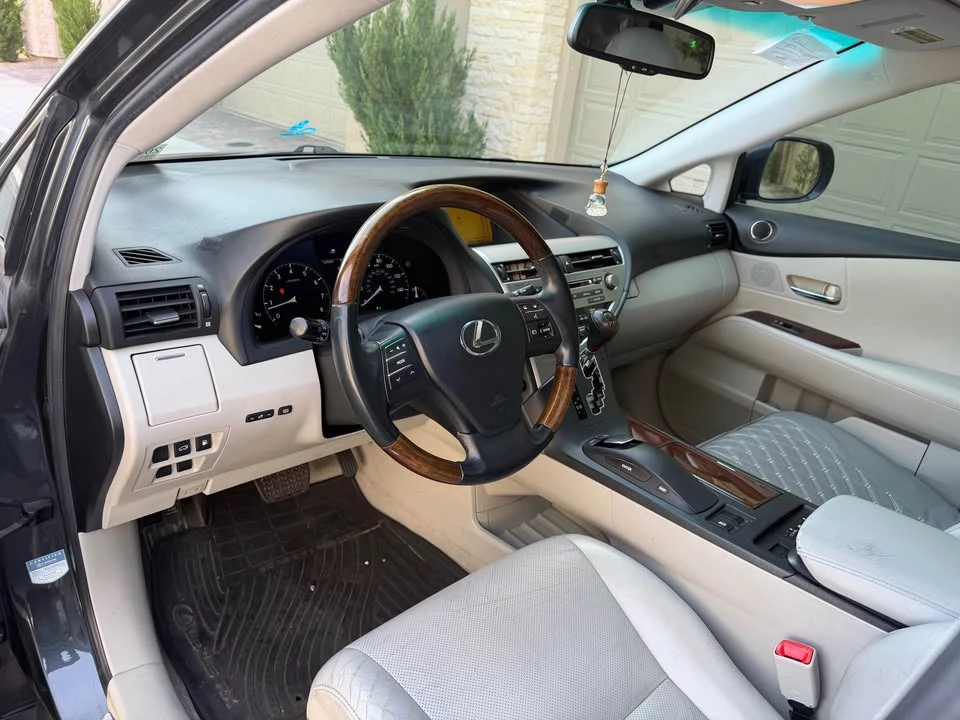 2010 Lexus RX 3rd Gen - Image 8 of 16