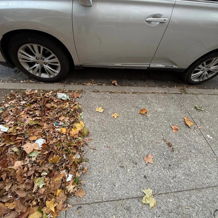 2010 Lexus RX 3rd Gen - Image 6 of 10