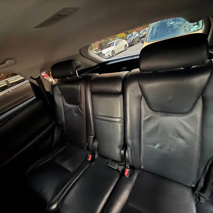 2010 Lexus RX 3rd Gen - Image 9 of 10