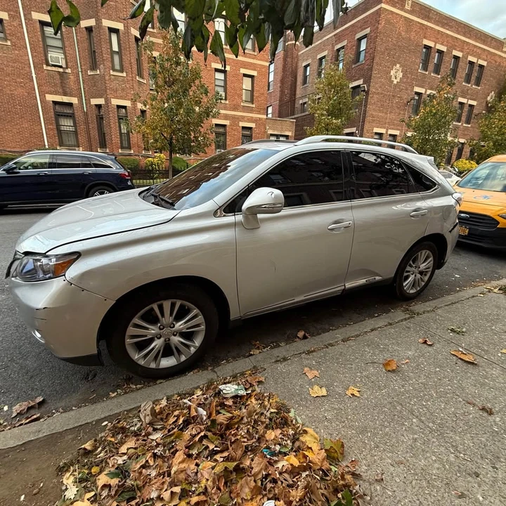 2010 Lexus RX 3rd Gen - Image 5 of 10