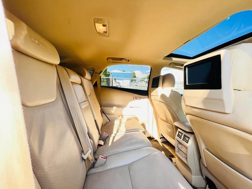 2010 Lexus RX 3rd Gen - Image 7 of 13