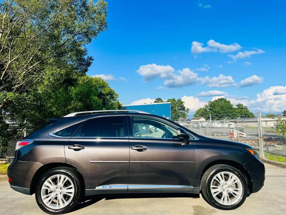 2010 Lexus RX 3rd Gen - Image 5 of 13