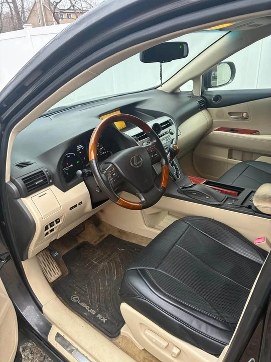 2010 Lexus RX 3rd Gen - Image 7 of 10