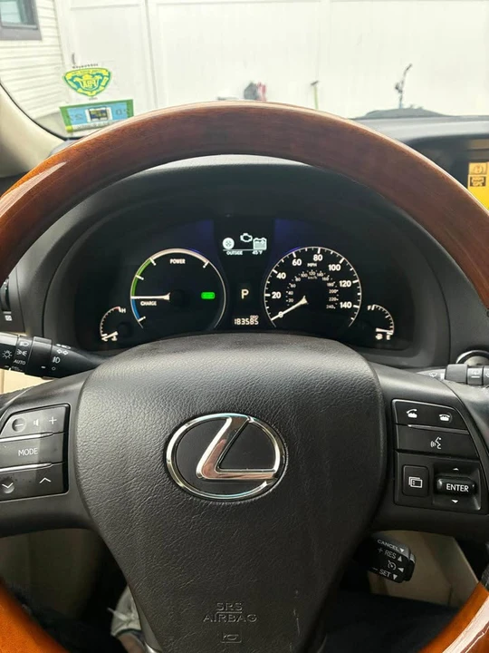 2010 Lexus RX 3rd Gen - Image 8 of 10