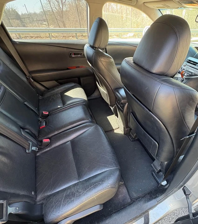 2010 Lexus RX 3rd Gen - Image 19 of 20
