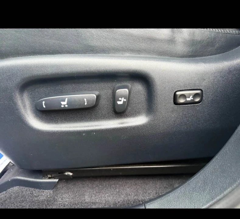 2010 Lexus RX 3rd Gen - Image 13 of 20