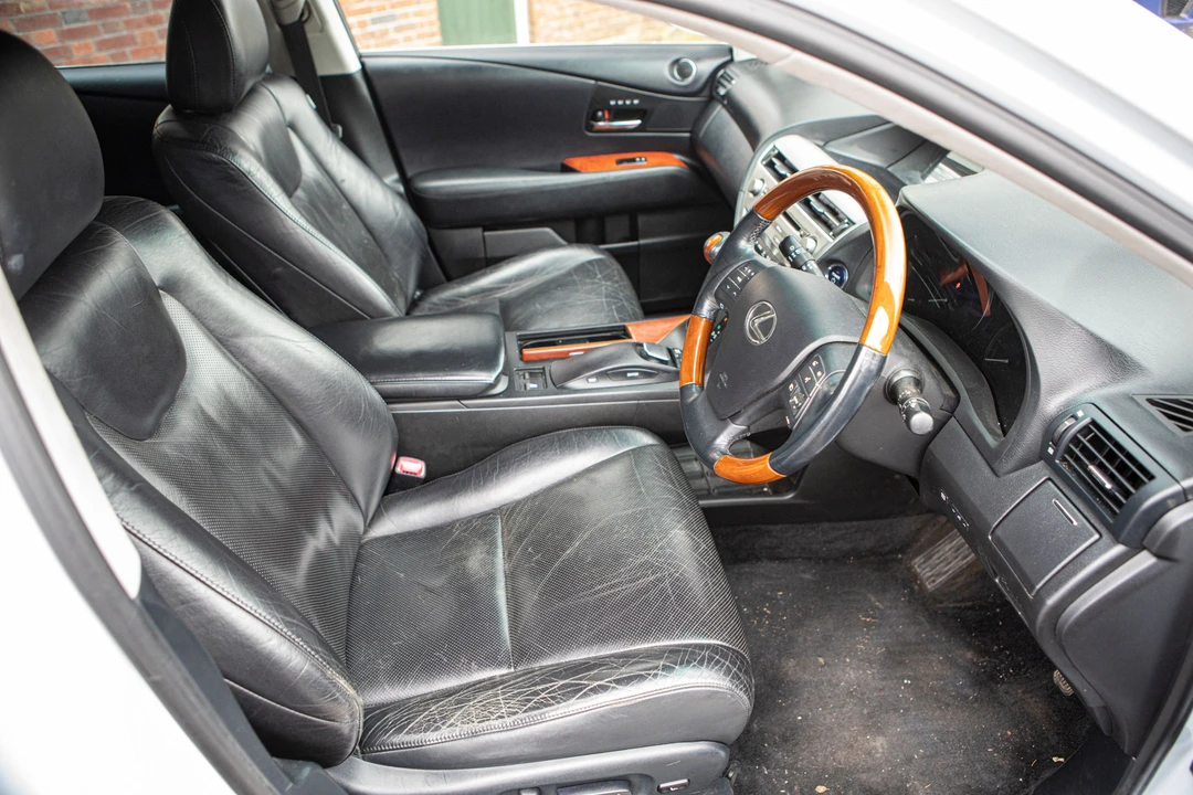 2010 Lexus RX 3rd Gen - Image 6 of 9