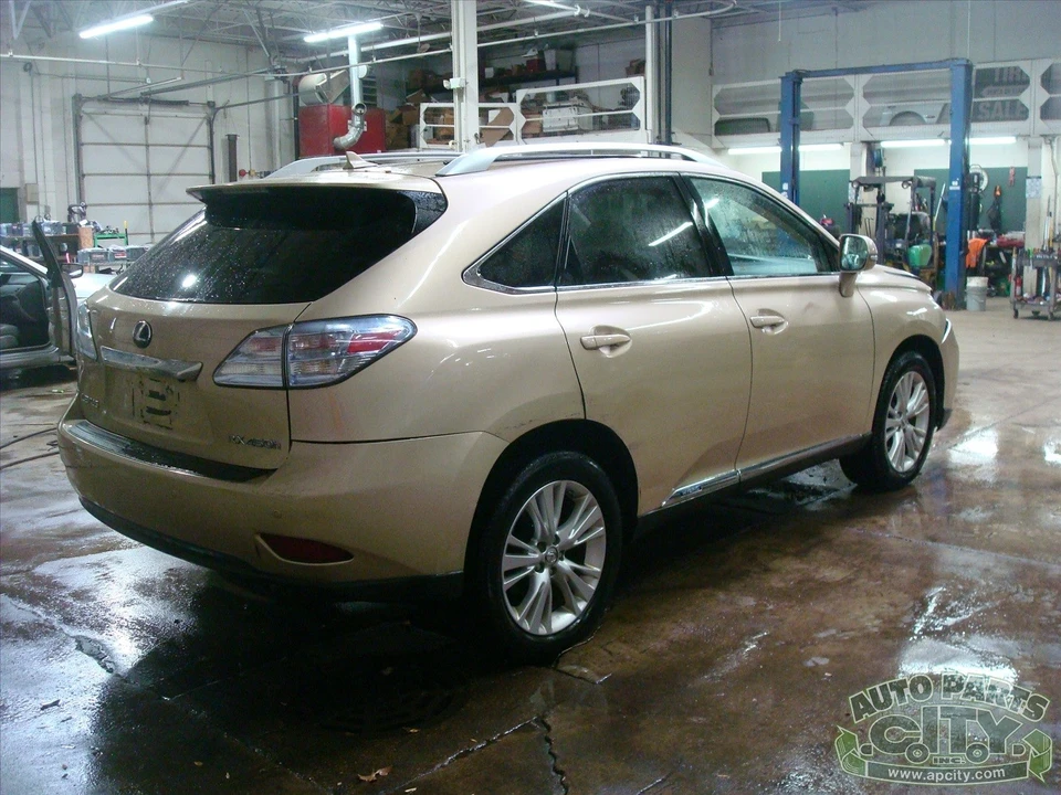 2010 Lexus RX 3rd Gen - Image 18 of 20