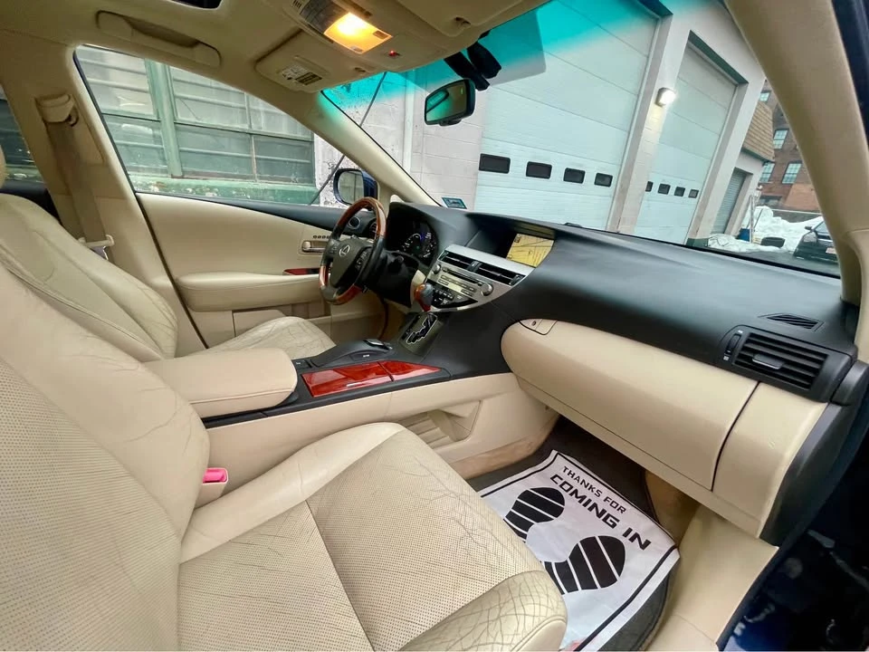 2010 Lexus RX 3rd Gen - Image 11 of 12