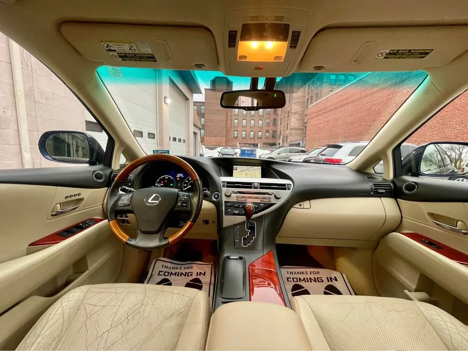 2010 Lexus RX 3rd Gen - Image 9 of 12